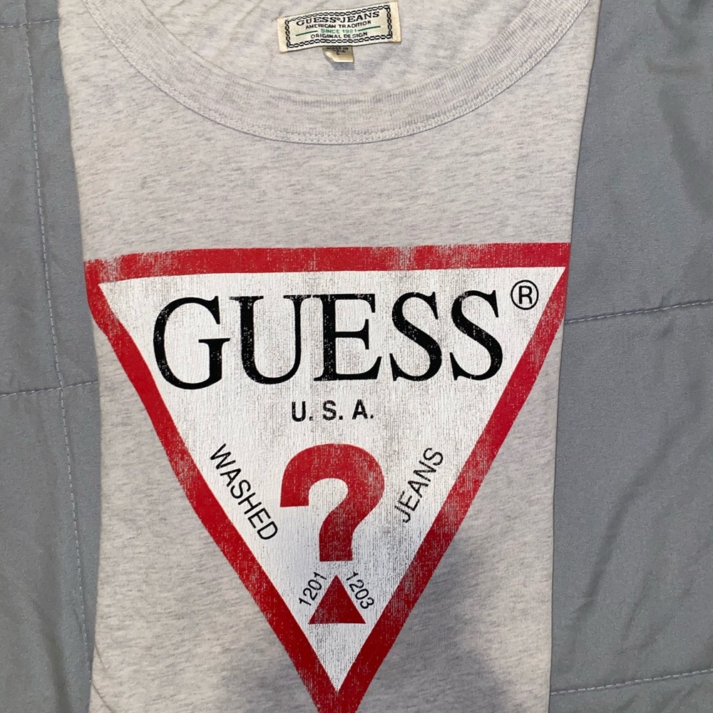 Guess tee